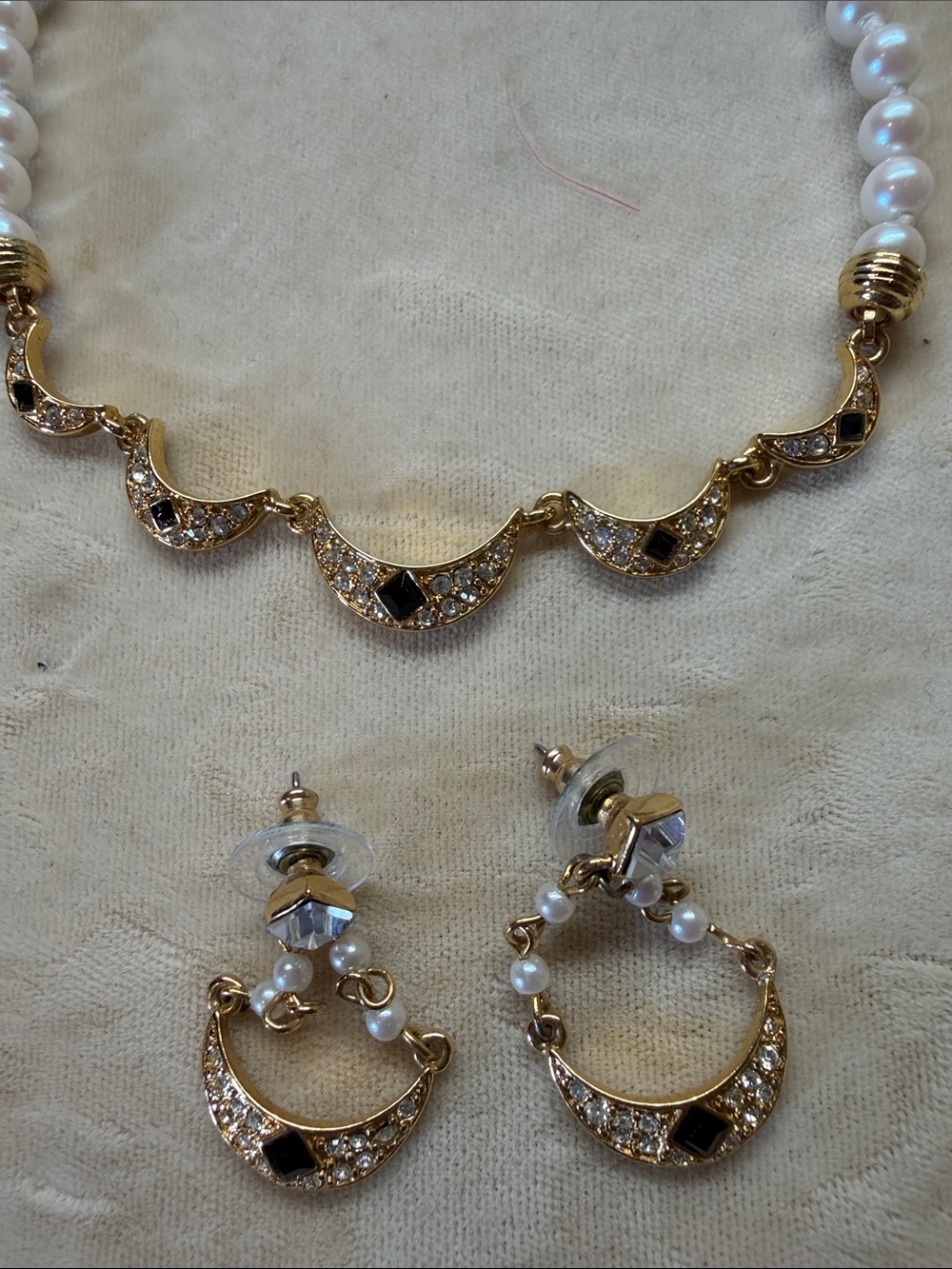 Pearl and Gold Scallop Necklace with Matching Earrings - White Pearls/Onyx/CZ